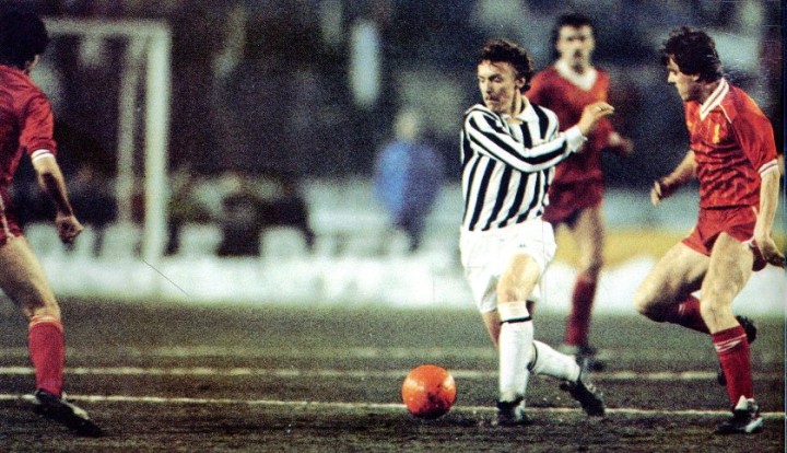 16 gennaio 1985 Un insolito pallone rosso Calcio Romantico