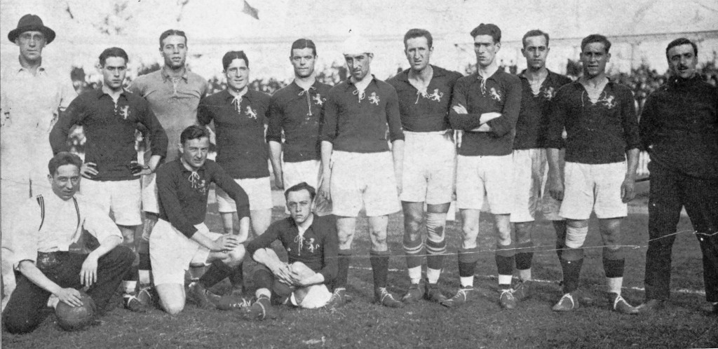 La Spagna; Zamora è il terzo da sinistra, Samitier è il quinto da sinistra, Aranzadi è il giocatore col copricapo